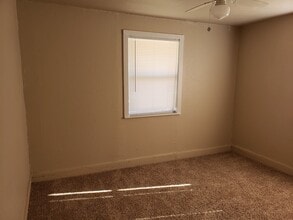 908 S Main Ave in Portales, NM - Foto de edificio - Building Photo