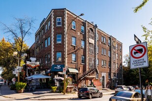 5628 Sherbrooke Rue O in Montréal, QC - Building Photo