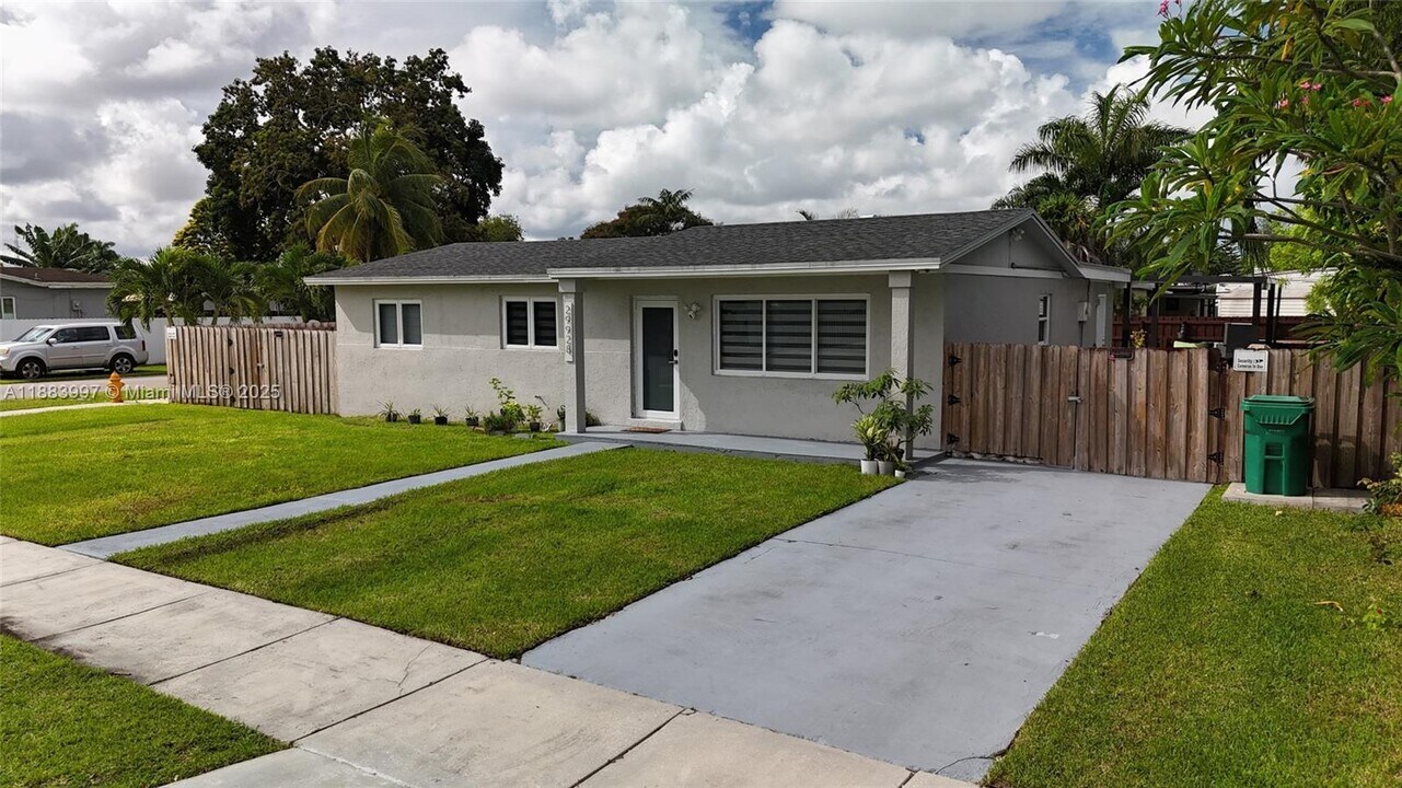 29928 SW 159th Dr in Homestead, FL - Building Photo