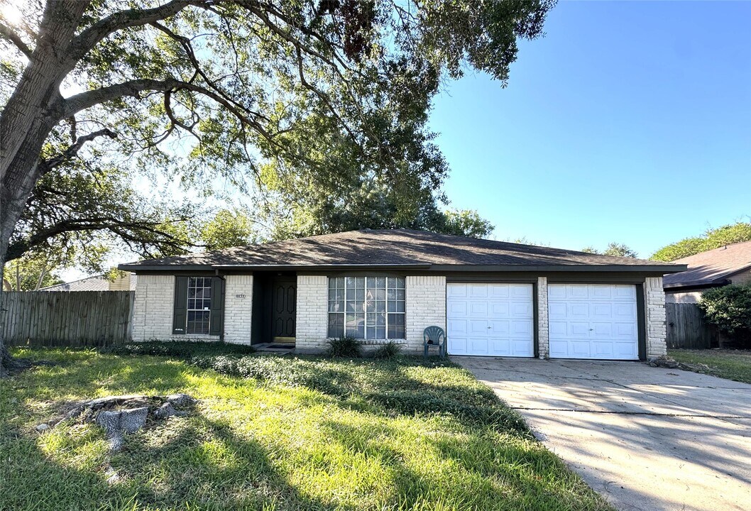 22611 Braken Carter Ln in Katy, TX - Foto de edificio