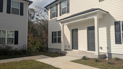 1966 Green Castle Ln in Tallahassee, FL - Foto de edificio - Building Photo