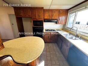 776 Barker Ave in Hayward, CA - Building Photo - Building Photo