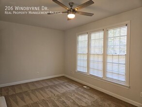 206 Windbyrne Dr in Cary, NC - Building Photo - Building Photo