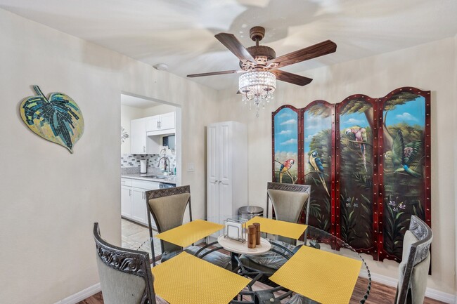 2 N Fernwood Ave, Unit 24 in Clearwater, FL - Foto de edificio - Building Photo