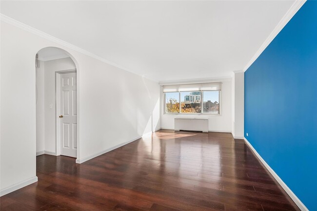 property at 3333 Henry Hudson Pkwy W