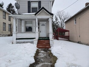 1708 Moravia St in New Castle, PA - Foto de edificio - Building Photo