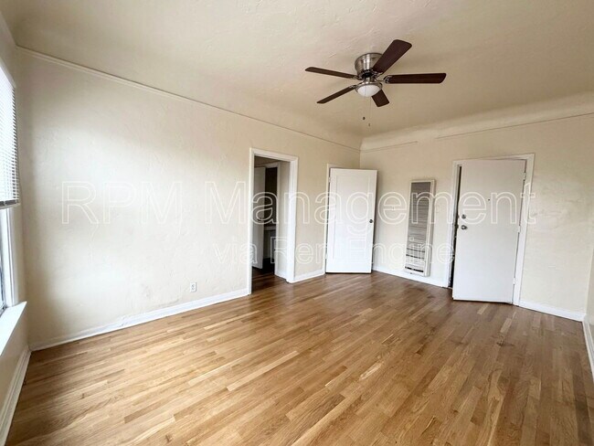 1154 Normandie Ave in Los Angeles, CA - Building Photo - Building Photo