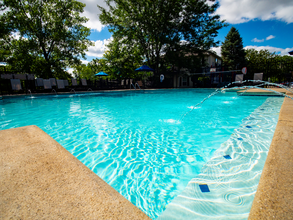 Lakefront at West Chester in West Chester, OH - Building Photo - Building Photo