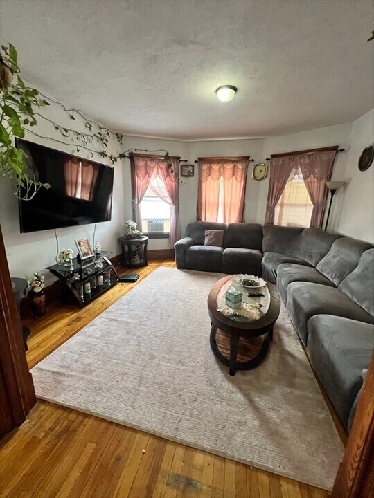47 Arlington St in Worcester, MA - Building Photo