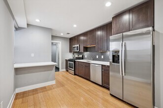 1530 Christian St in Philadelphia, PA - Foto de edificio - Building Photo