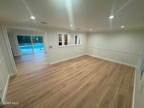 22359 Lanark St in Los Angeles, CA - Building Photo - Building Photo