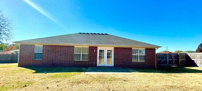 400 Sun Meadow Dr in Centerton, AR - Building Photo - Building Photo