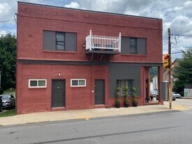 1447 State Ave, Unit 3 in Coraopolis, PA - Building Photo