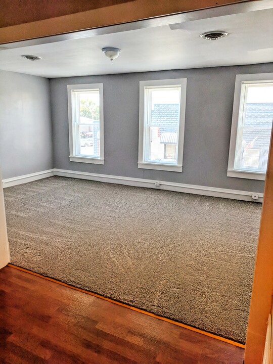 332 Rice St in Elmore, OH - Building Photo