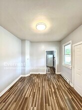 509 N 5th Ave in Hopewell, VA - Foto de edificio - Building Photo