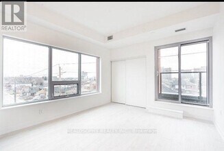2433 Dufferin St in Toronto, ON - Building Photo - Building Photo