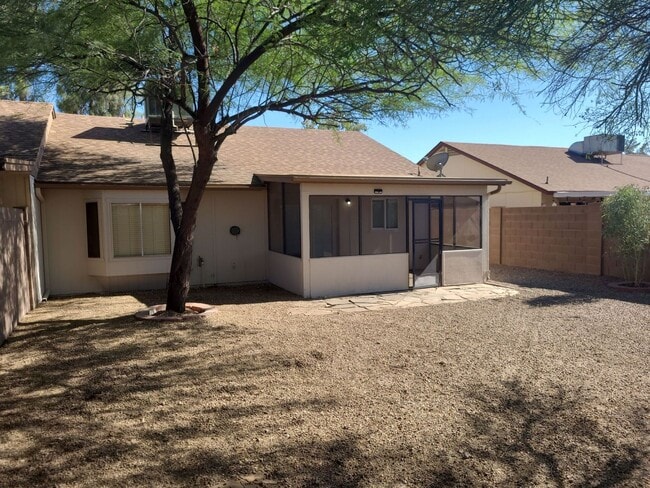 2902 E Irwin Ave in Mesa, AZ - Foto de edificio - Building Photo