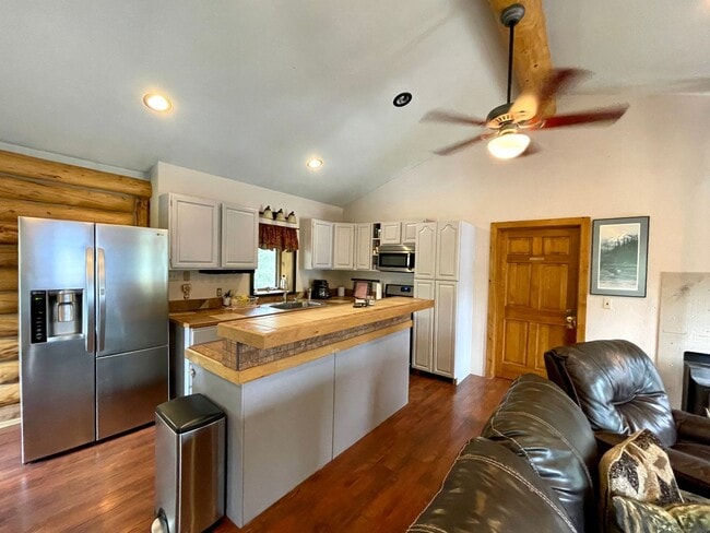 35065 Glacier Ave in Sterling, AK - Building Photo - Building Photo