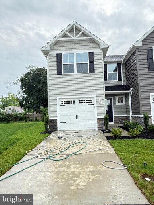 613 Laurelwood Dr in Winchester, VA - Building Photo