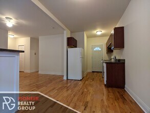 630 W Cornelia Ave in Chicago, IL - Building Photo - Building Photo