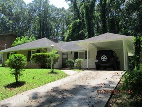 2032 Rector Dr SW in Atlanta, GA - Building Photo - Building Photo