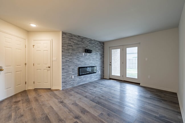 The Conifers in Miamisburg, OH - Foto de edificio - Interior Photo