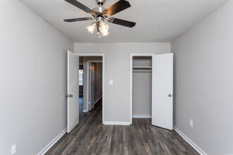 Retreat at Northlake in Warner Robins, GA - Foto de edificio - Interior Photo
