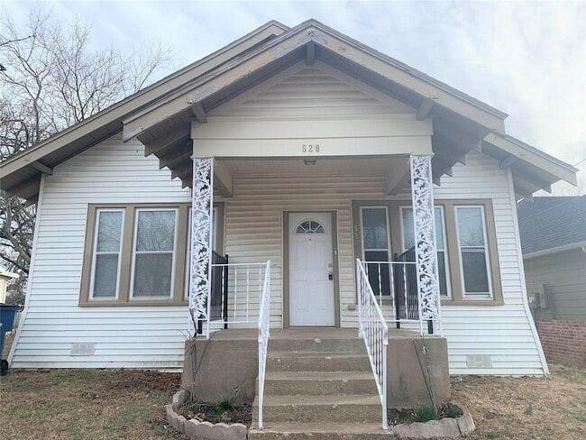 property at 520 E Day St