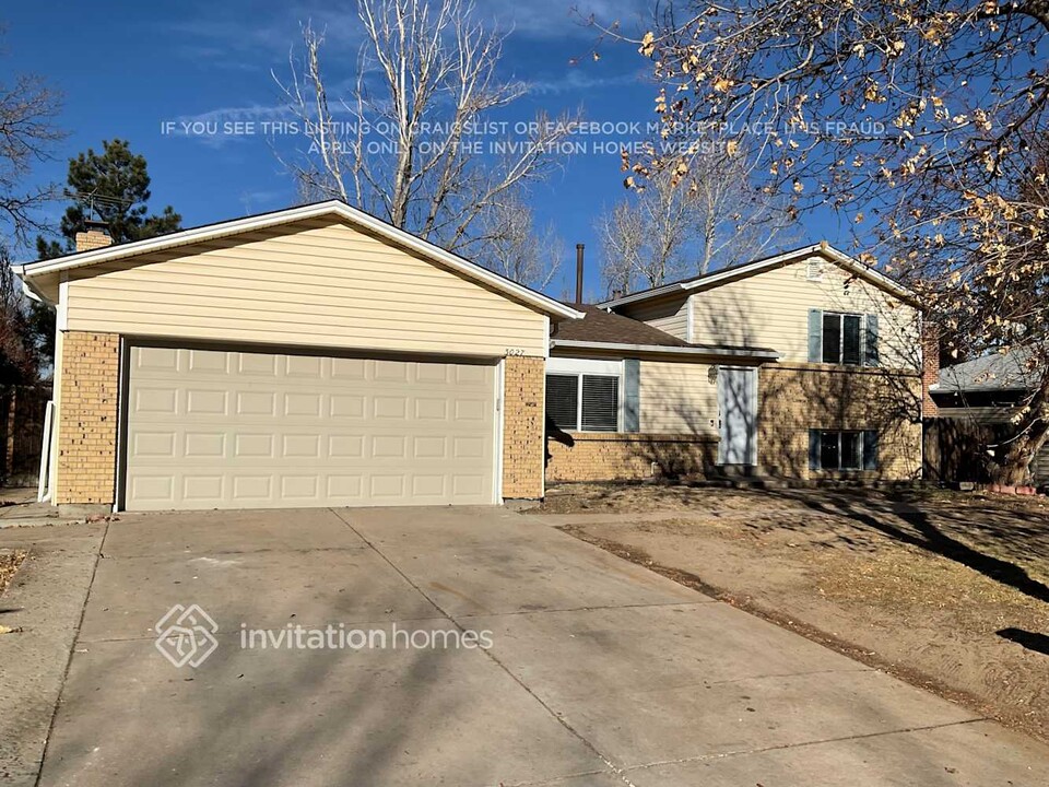 3027 S Mobile Way in Aurora, CO - Building Photo