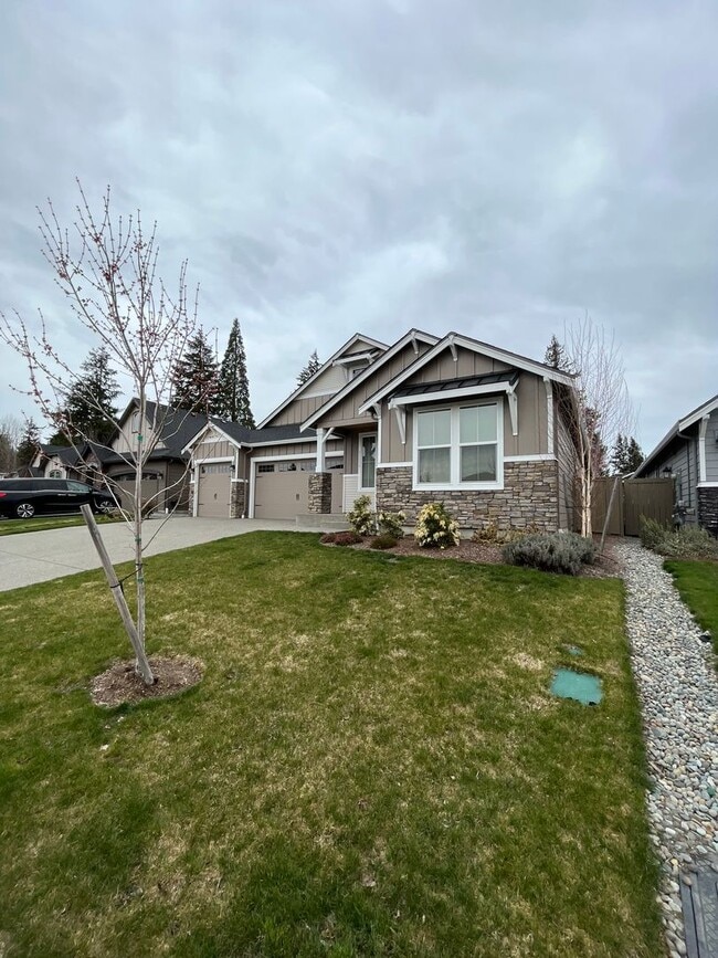 21208 Connells Prairie Rd in Bonney Lake, WA - Building Photo - Building Photo