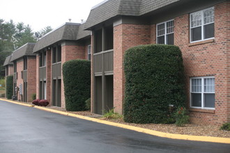 Highland Gardens in Crossville, TN - Building Photo - Building Photo