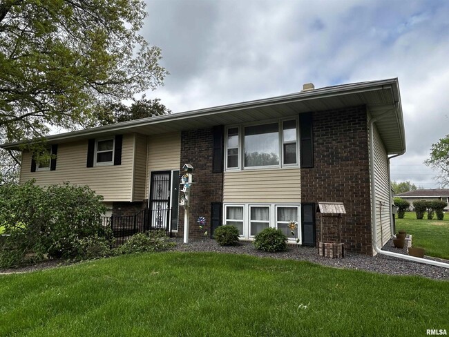 property at 3117 St Andrews Dr