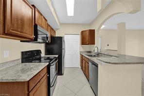 6330 Aragon Way-Unit -105 in Ft. Myers, FL - Building Photo - Building Photo