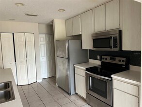 1033 Willow Dr in Leesburg, FL - Building Photo - Building Photo