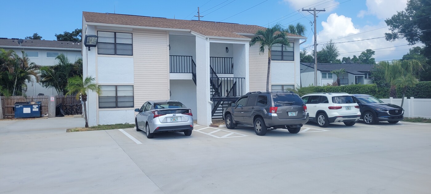 3102 W Horatio St, Unit 17 in Tampa, FL - Building Photo