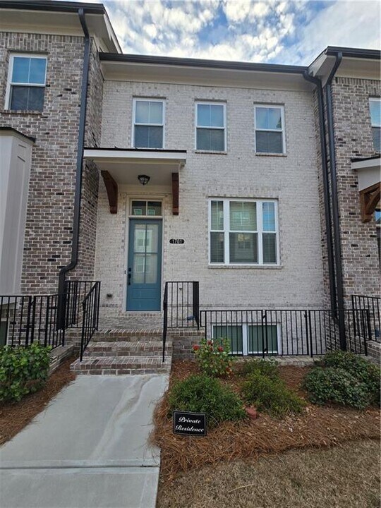 1701 Wellborn Walk in Suwanee, GA - Building Photo