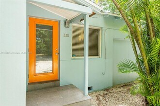 330 NE 86th St in El Portal, FL - Building Photo - Building Photo