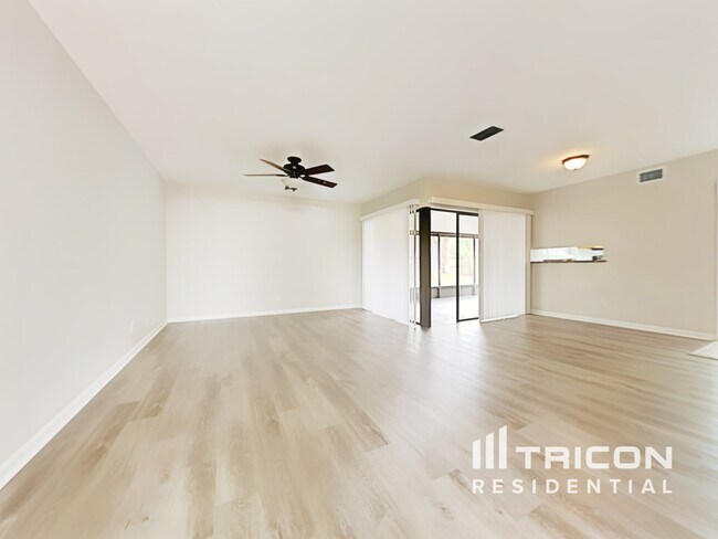 4715 Grove Point Dr in Tampa, FL - Building Photo - Building Photo