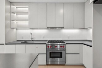 610 Davis St, Unit 1904 in Austin, TX - Building Photo - Building Photo