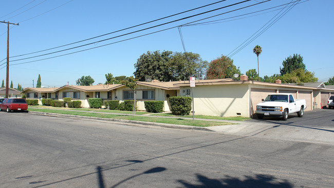 1825-1841 N MAple St in Orange, CA - Building Photo - Building Photo