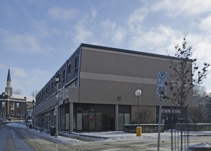 48 Queen St E in Cambridge, ON - Building Photo - Building Photo