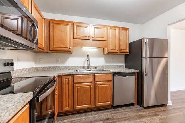 Clearwater Farm in Louisville, KY - Foto de edificio - Building Photo