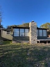 11403 Lakeside Dr, Unit 910 E 8th St Unit 201 in Jonestown, TX - Building Photo - Building Photo