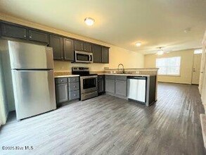 503 Pate Dr in Midway Park, NC - Building Photo - Building Photo
