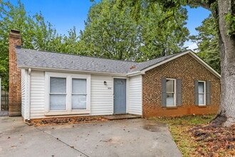6636 Piney Path Rd in Charlotte, NC - Building Photo - Building Photo