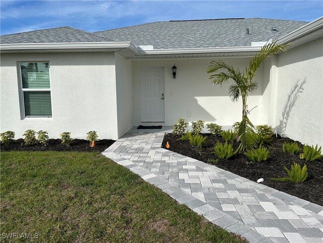 1145 NW 7th Ave in Cape Coral, FL - Building Photo - Building Photo