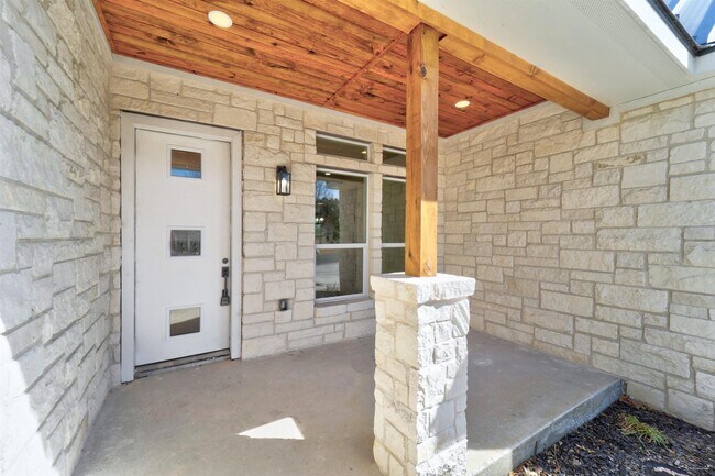 100 Up There in Horseshoe Bay, TX - Building Photo - Building Photo