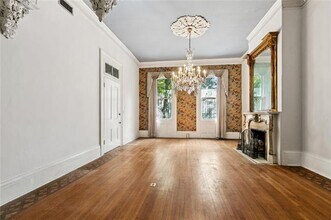 823 Esplanade Ave in New Orleans, LA - Building Photo - Building Photo