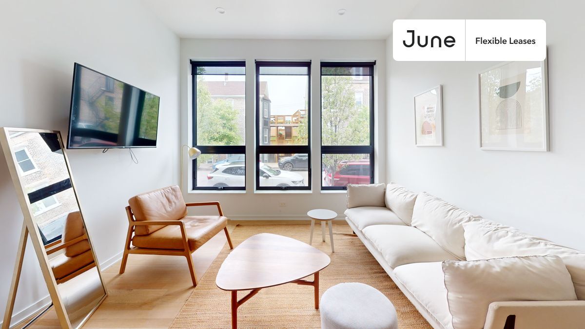 2122 S Hoyne Ave in Chicago, IL - Building Photo
