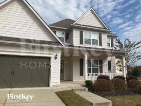 956 Woodbury Rd in Canton, GA - Building Photo